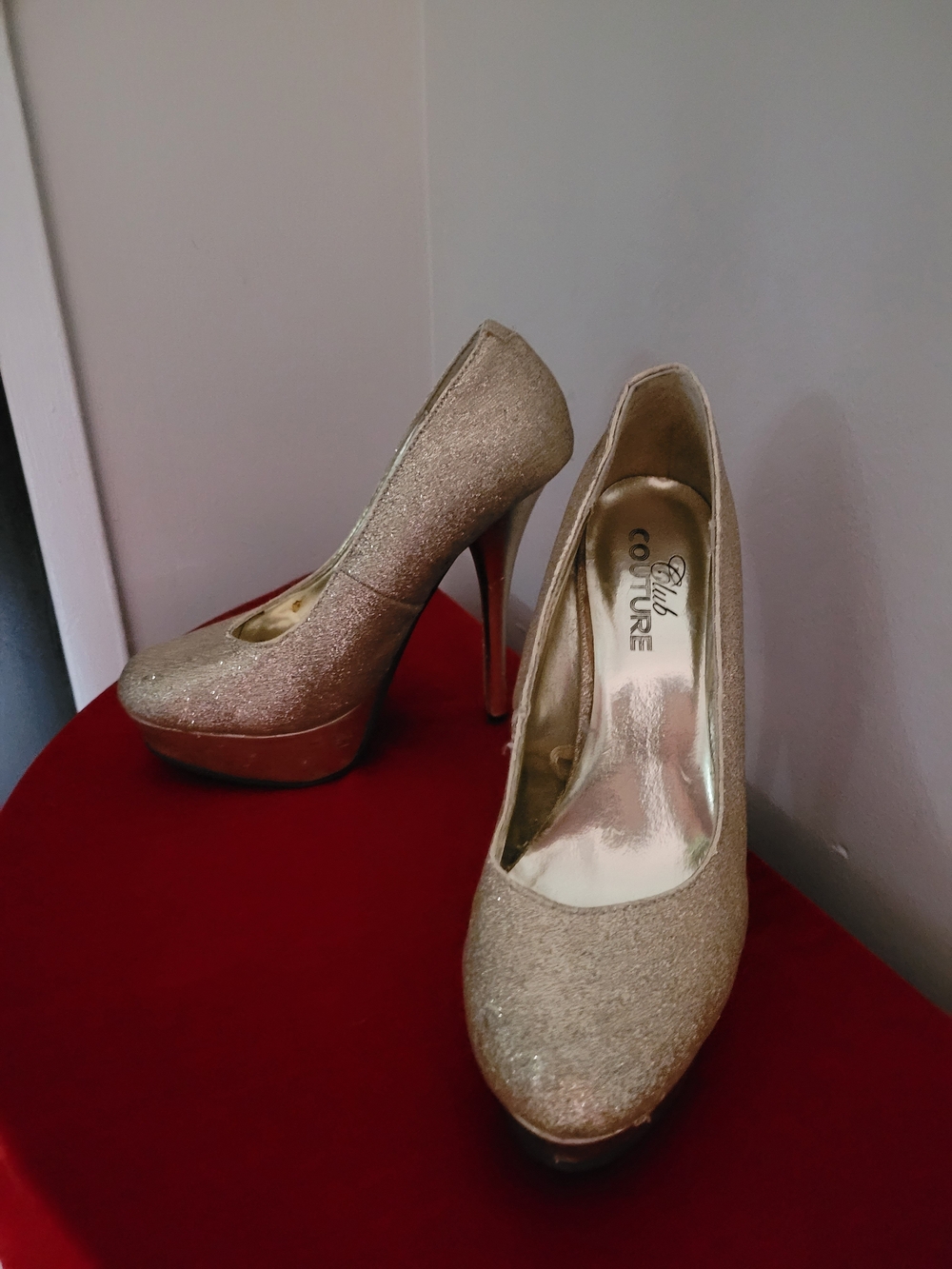 Women's Gold Glitter Platform Pumps